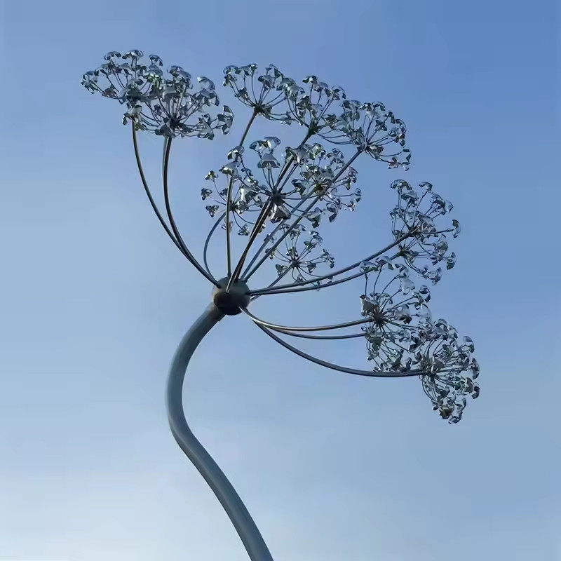 Trụ Cột và Đèn LED Kiểu dáng Chùm Hoa Pha Lê Ánh sáng RGB đổi màu đẹp lạ cho Công viên