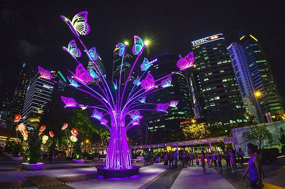 Trụ Cột và Đèn Trang Trí Cảnh Quan Dải Phân Cách - Kiểu dáng chùm 25 tay đèn con bướm cao 6m rộng 7m ZALAA