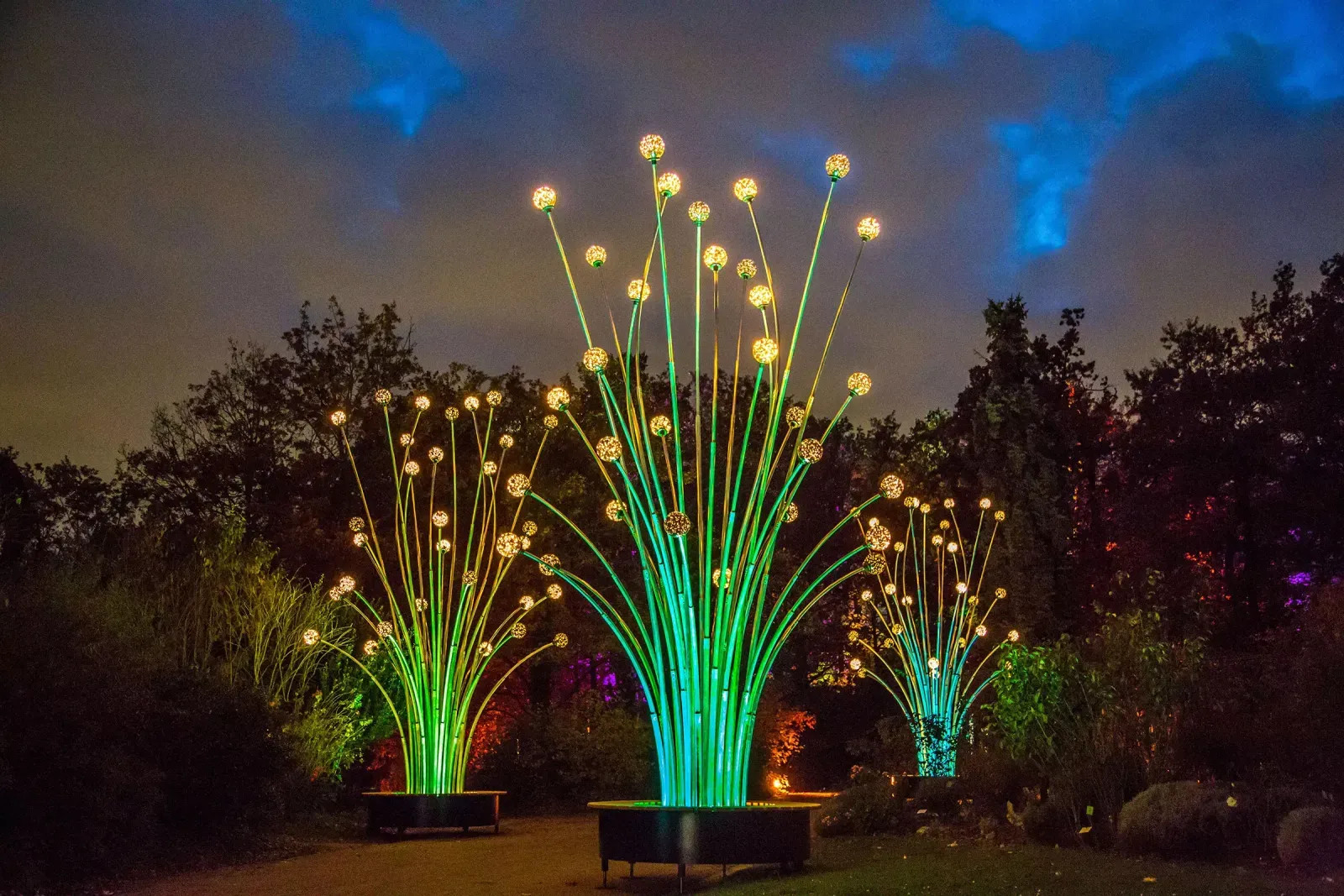 Trùm Cột Đèn Trang Trí Kiểu Khóm Cây Đầu Bóng Quả Cầu Tròn Chiếu sáng Sân vườn, Khu đô thị mới