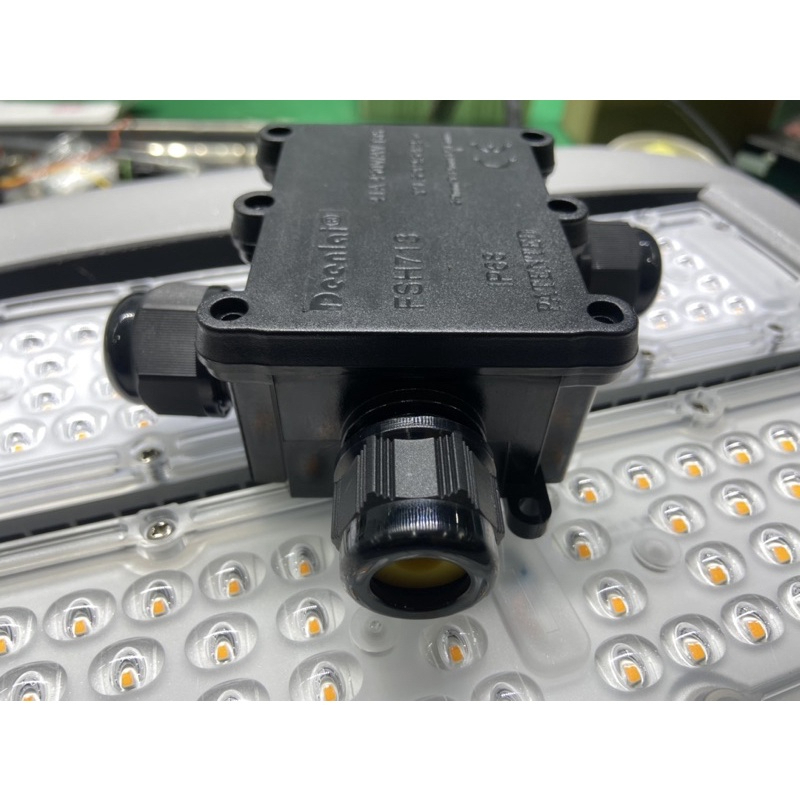 Hộp Nối Dây Điện 4 Chiều 2-2 Deenlai FSH713-4 Ngoài Trời Chống Nước IP68 Bằng Nhựa - Linh kiện đèn led Zalaa