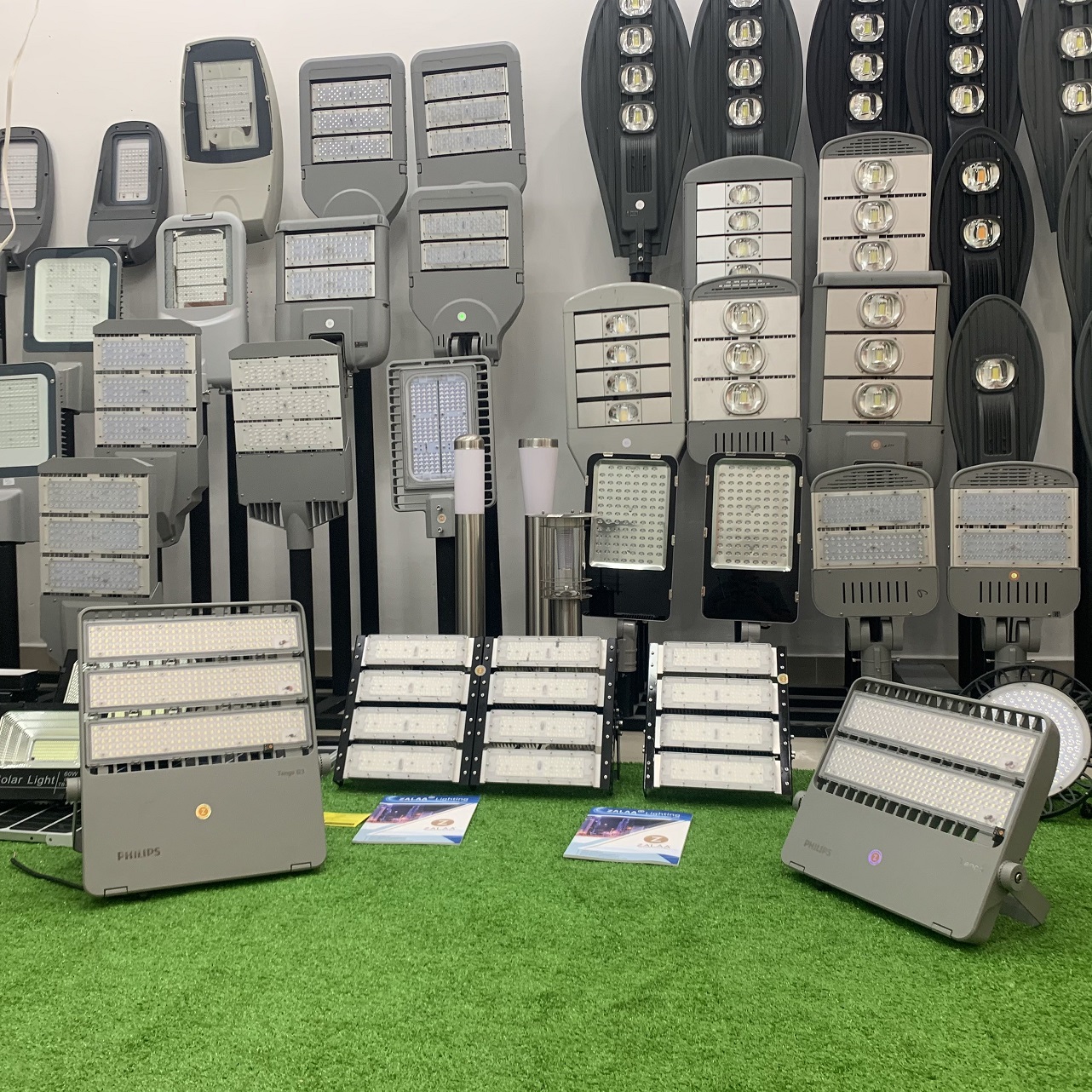 Đèn Pha Led 300W OEM Philips kiểu Tango G3 BVP383 Cho Sân Tennis