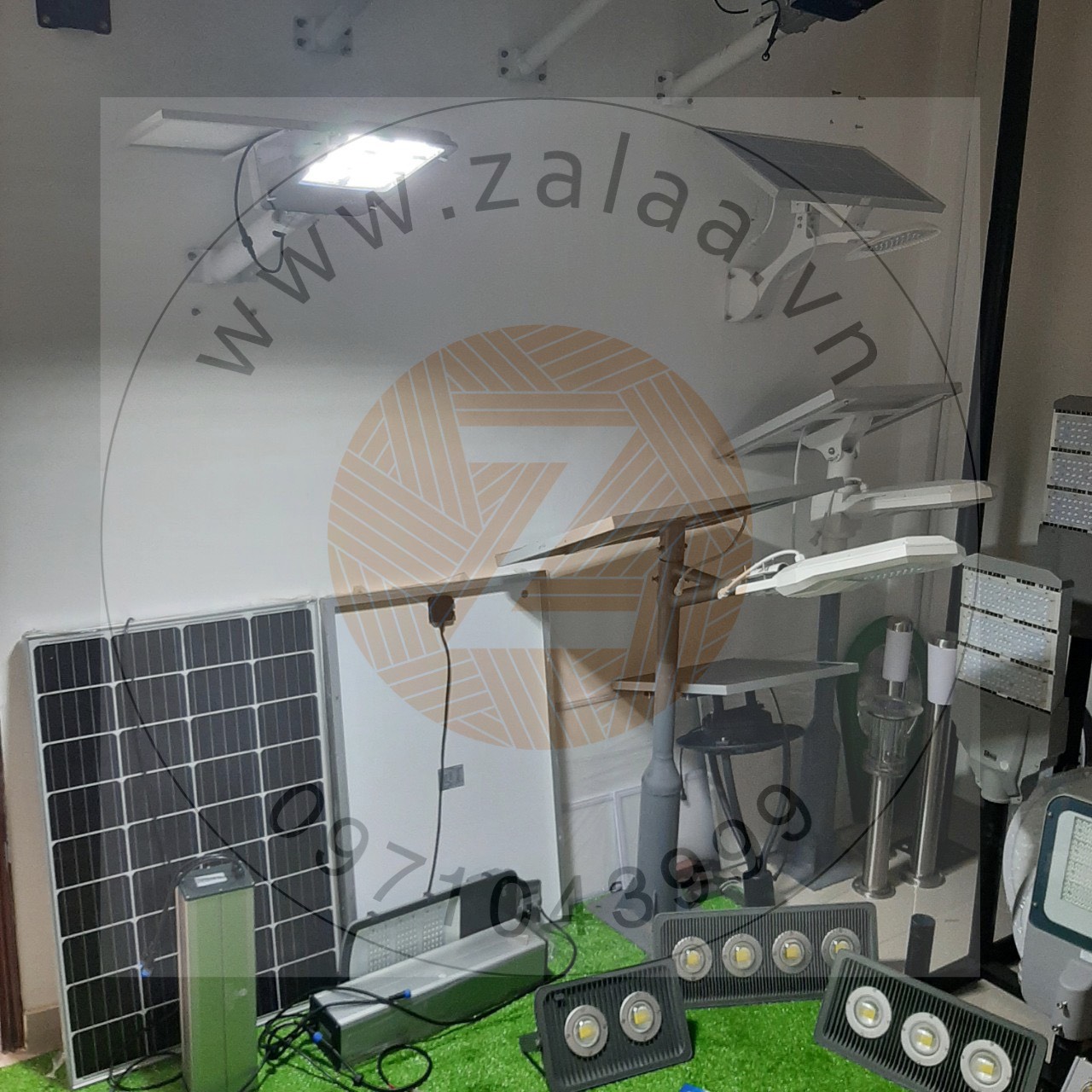 Đèn LED Năng Lượng Mặt Trời cao cấp 150W mã số ZBT-150S ZALAA