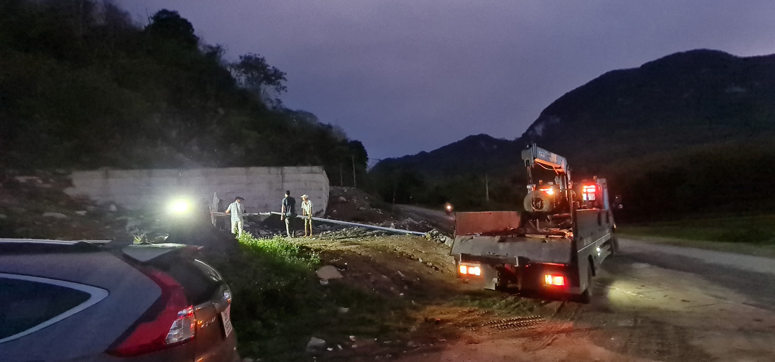 Đèn Đường Năng Lượng Mặt Trời 120W, Pin 12.8V-65Ah, Tấm pin 160W, Mã sản phẩm ZPC120S -ZALAA