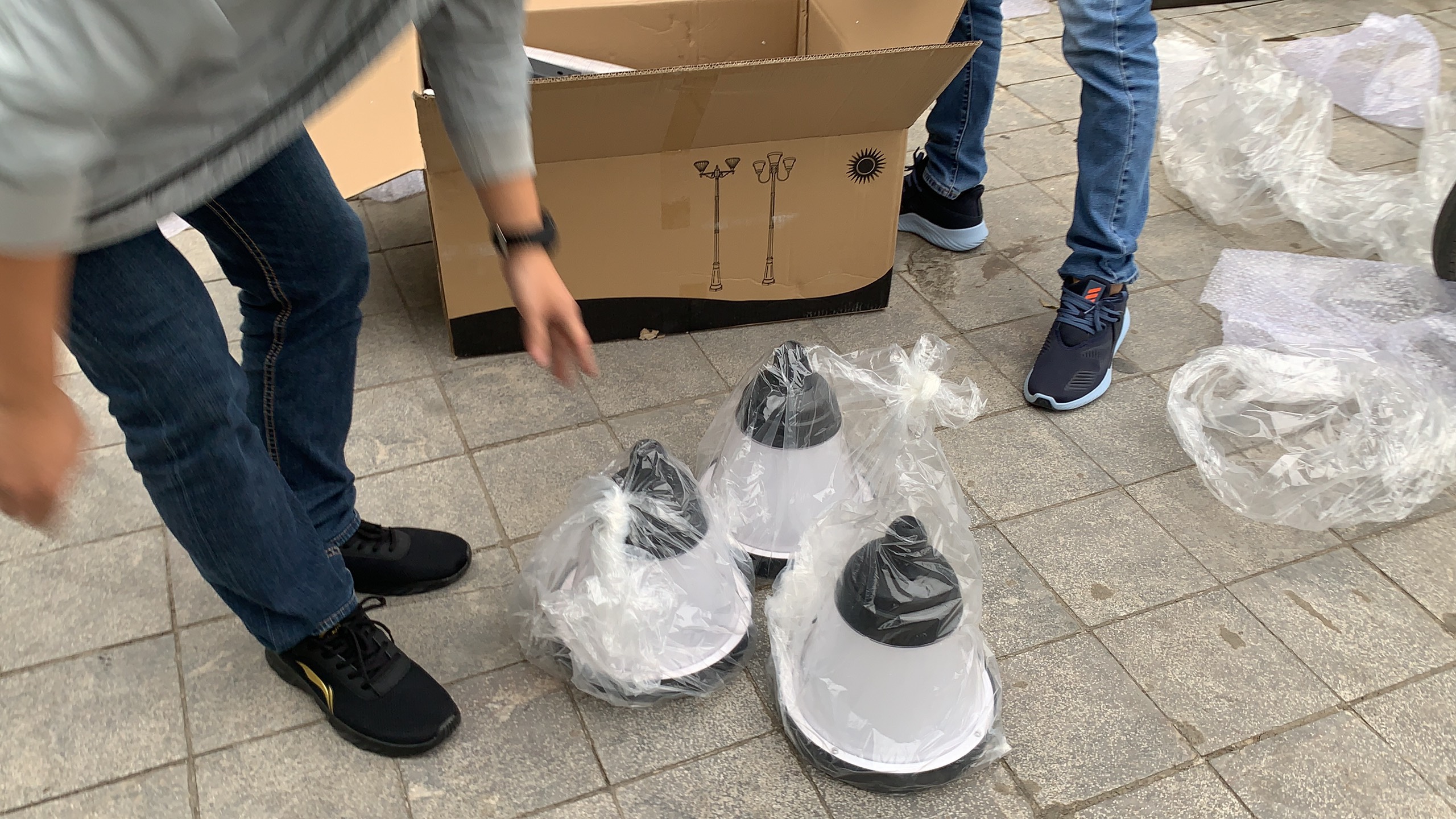 Cột Đèn Công Viên Sân Vườn điện năng lượng mặt trời 3 đèn mã số ZGGD-4505-3 Zalaa