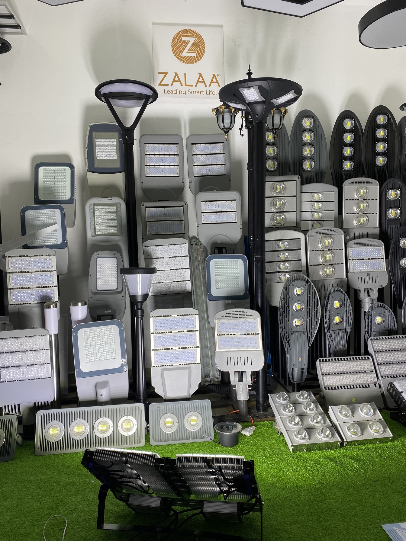 Đèn pha LED Philips chiếu sáng ngoài trời công suất 600W