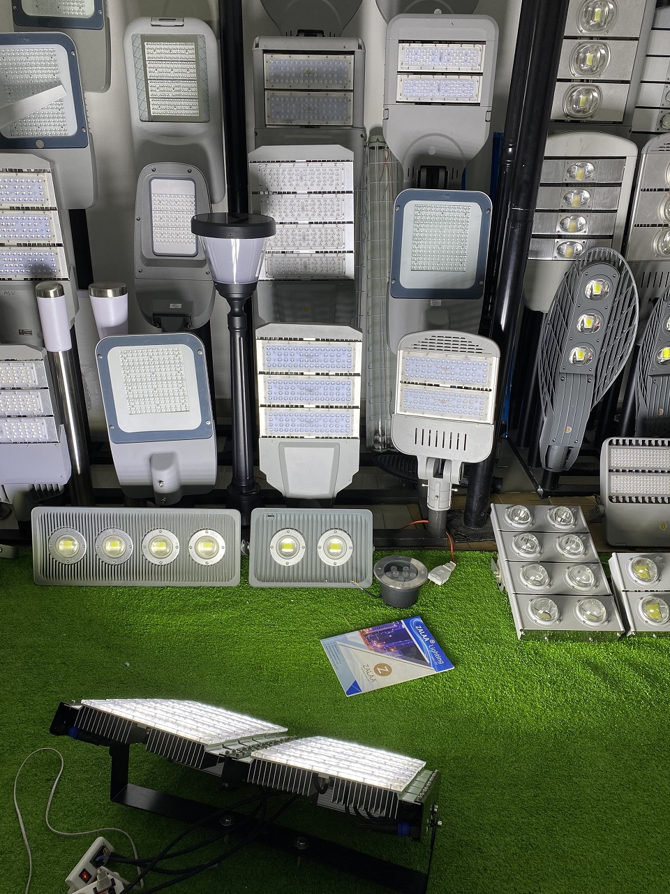 Đèn pha LED Philips chiếu sáng ngoài trời công suất 600W