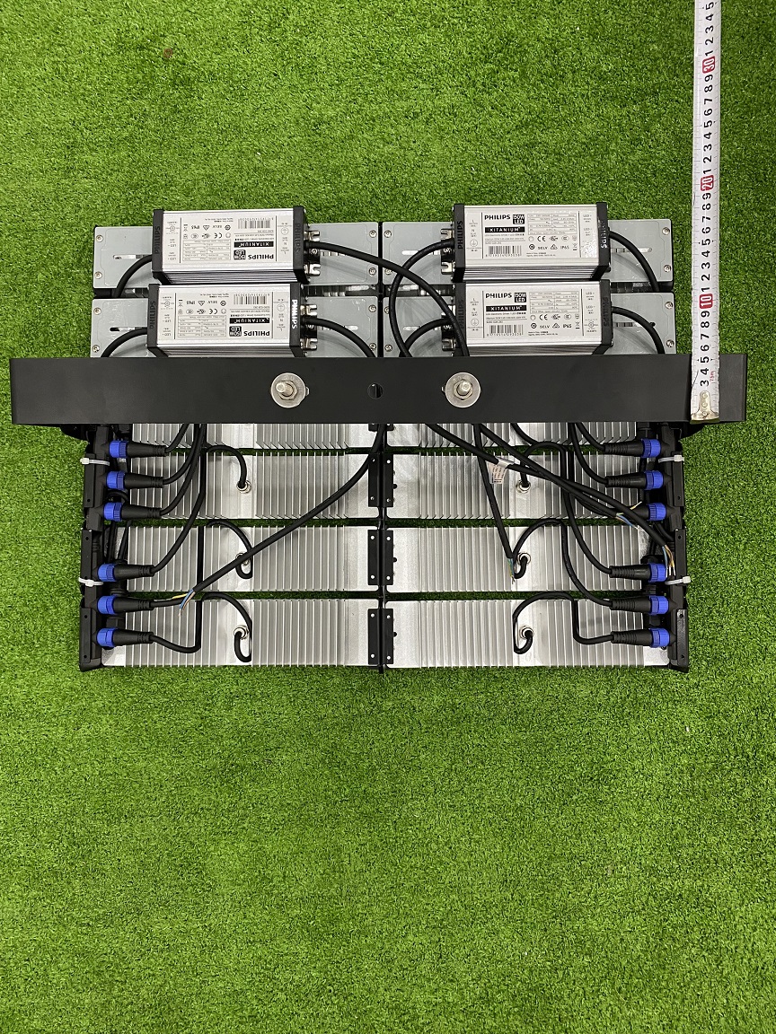 Đèn pha LED Philips chiếu sáng ngoài trời công suất 600W