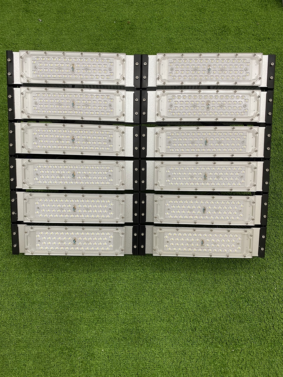 Đèn pha LED Philips chiếu sáng ngoài trời công suất 600W