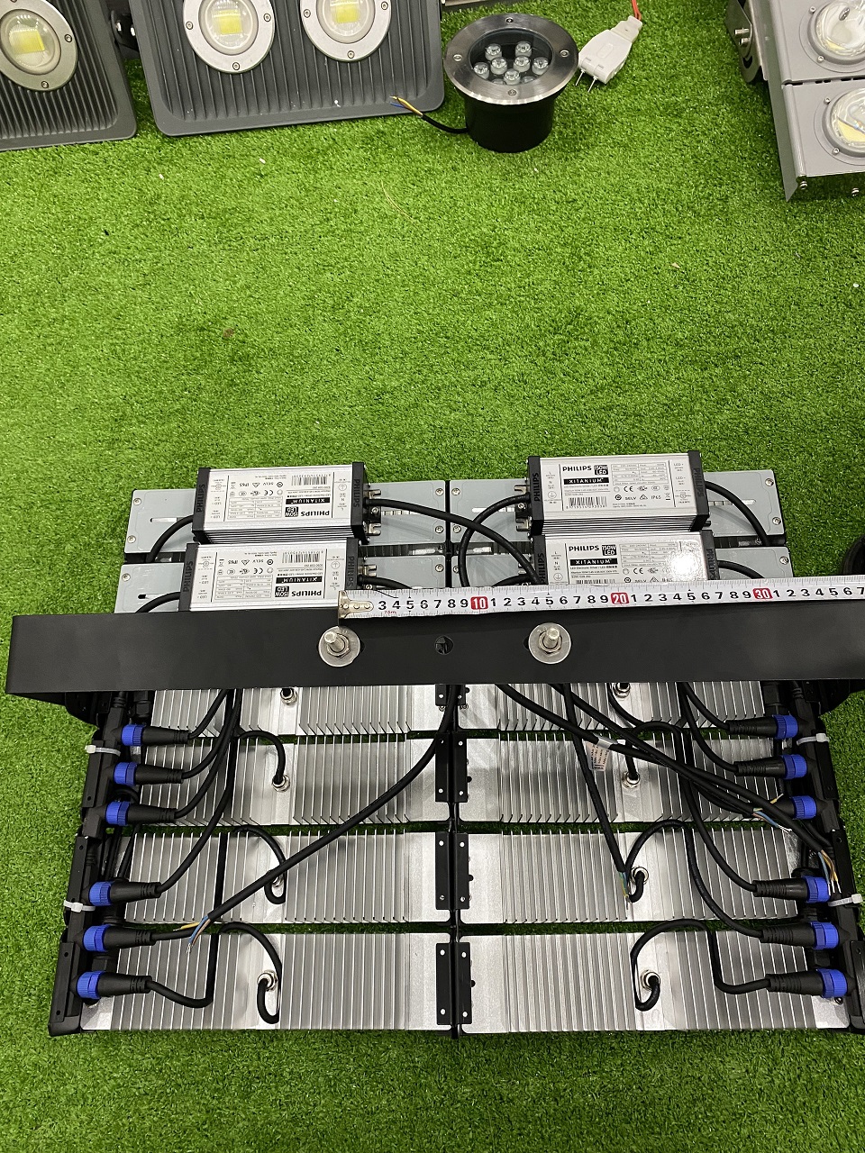 Đèn pha LED Philips chiếu sáng ngoài trời công suất 600W