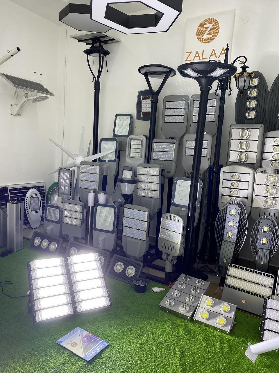 Đèn pha LED Philips chiếu sáng ngoài trời công suất 600W