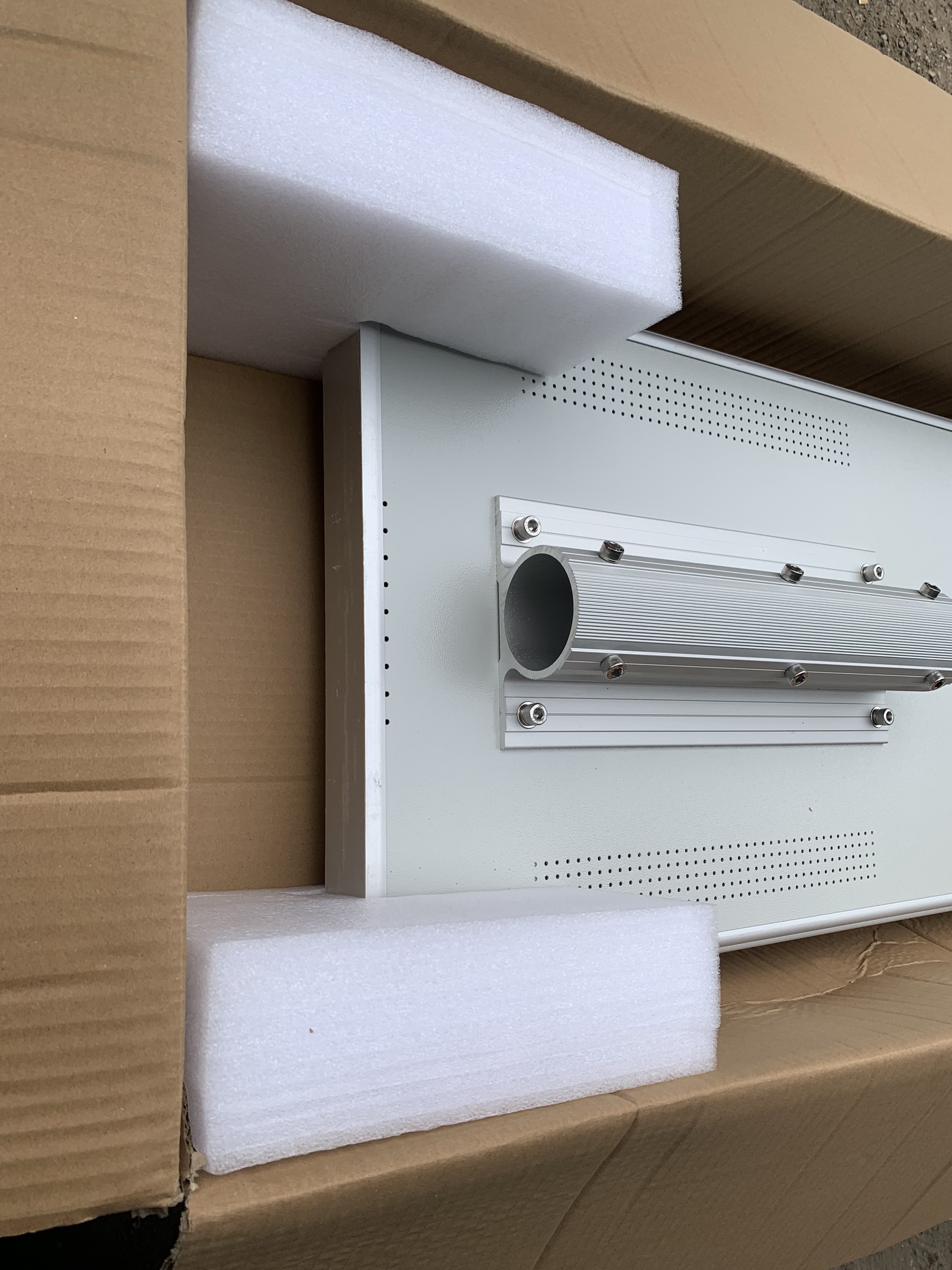 Đèn năng lượng mặt trời liền thể nhôm cao cấp 150w mã số ZLTN-150S ZALAA