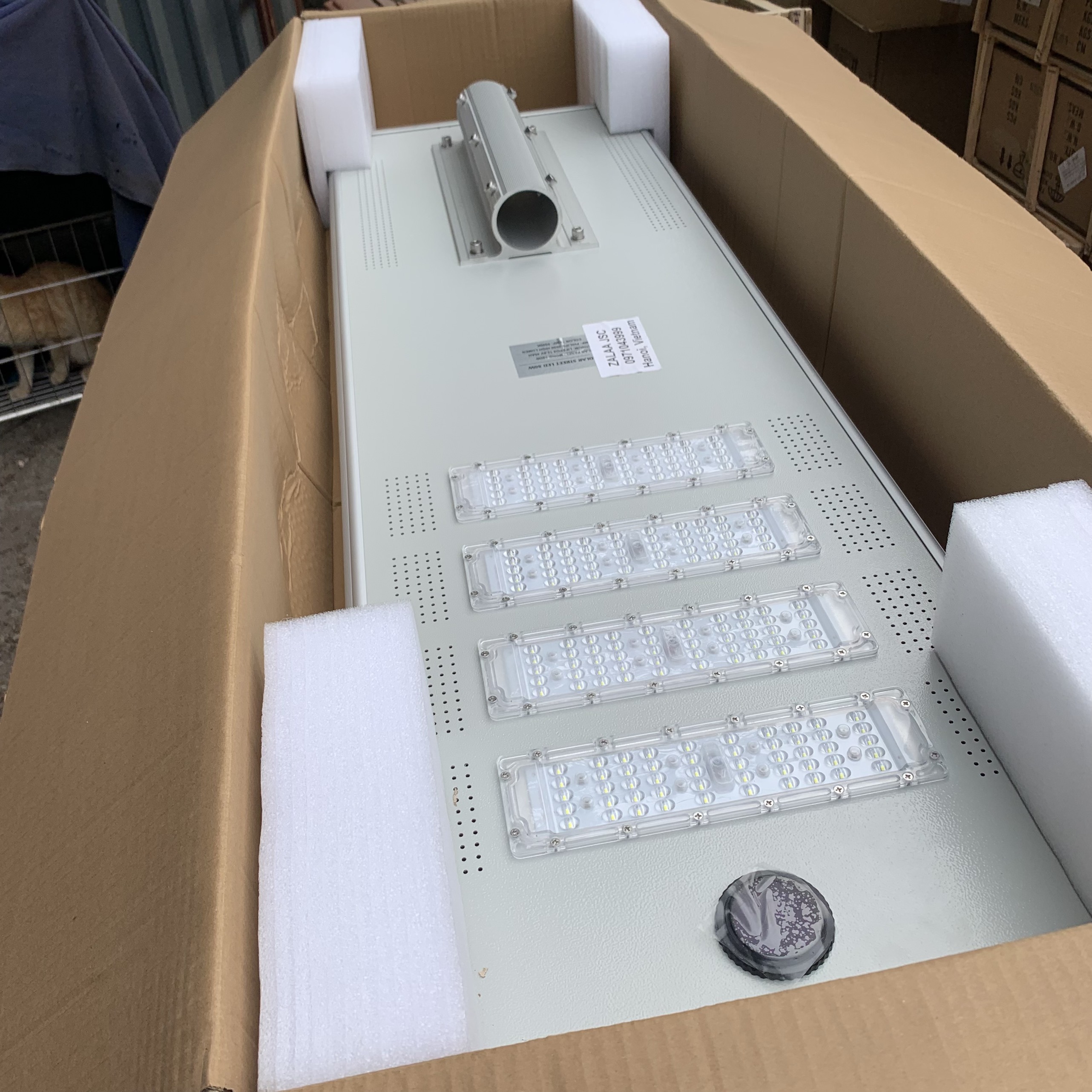 Đèn năng lượng mặt trời liền thể nhôm cao cấp 150w mã số ZLTN-150S ZALAA