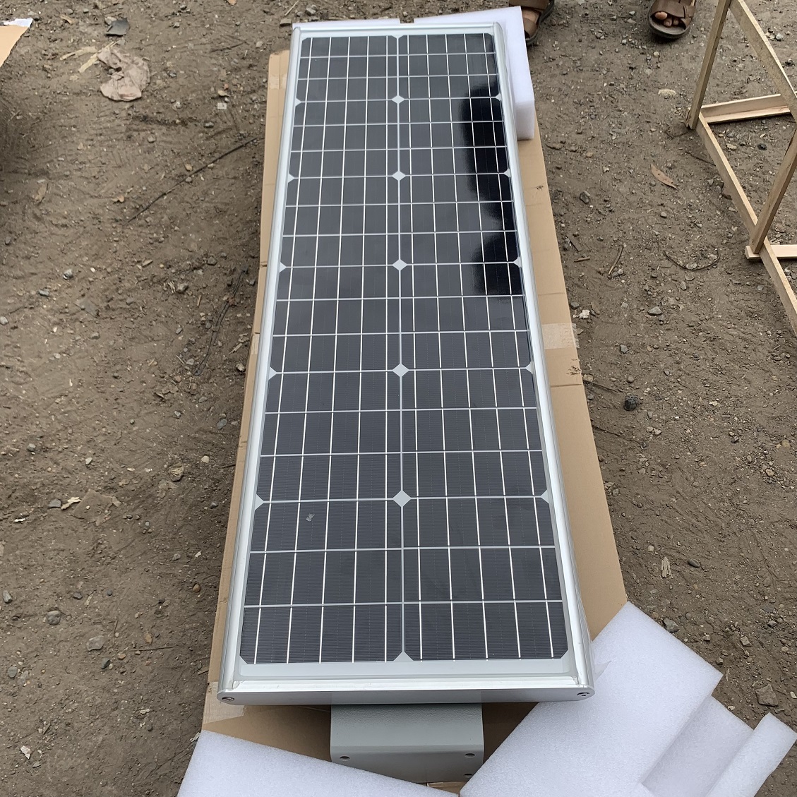 Đèn năng lượng mặt trời liền thể nhôm cao cấp 200w mã số ZLTN-200S ZALAA