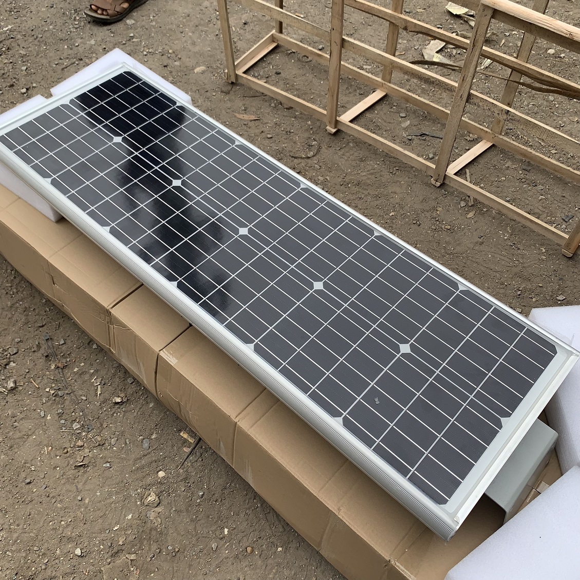 Đèn năng lượng mặt trời liền thể nhôm cao cấp 200w mã số ZLTN-200S ZALAA