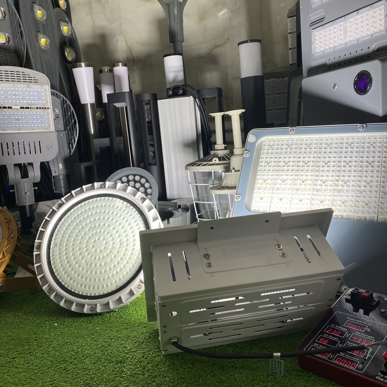 Đèn LED trạm xăng âm trần 100w, 150w, 200w mã số ZPMD-TX-100 zalaa