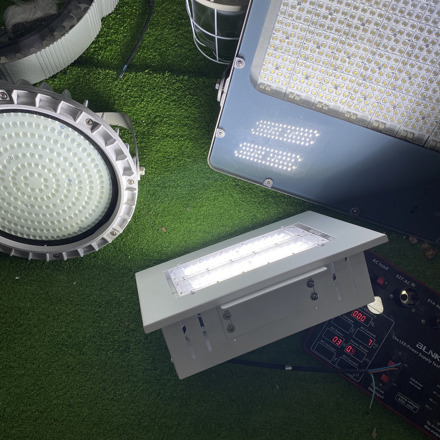 Đèn LED trạm xăng âm trần 100w, 150w, 200w mã số ZPMD-TX-100 zalaa