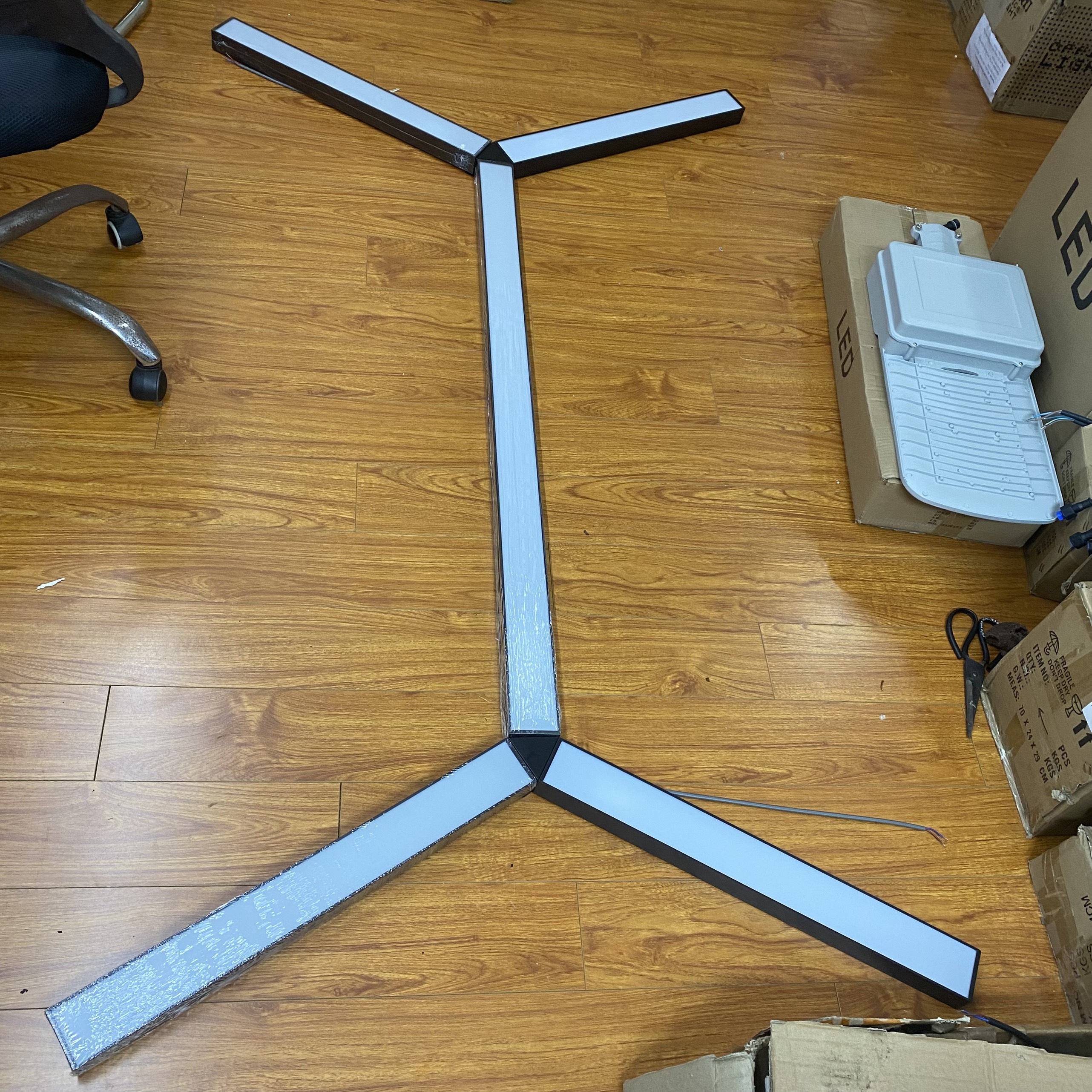 Bộ Đèn Thả Trần Văn Phòng Công suất 120w - Ghép Kiểu Xương Cá, Kích thước L2000x1000