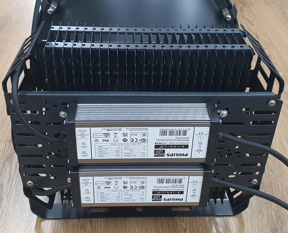 Đèn Pha Cẩu Tháp 300W | Bảo hành tại nhà sản xuất