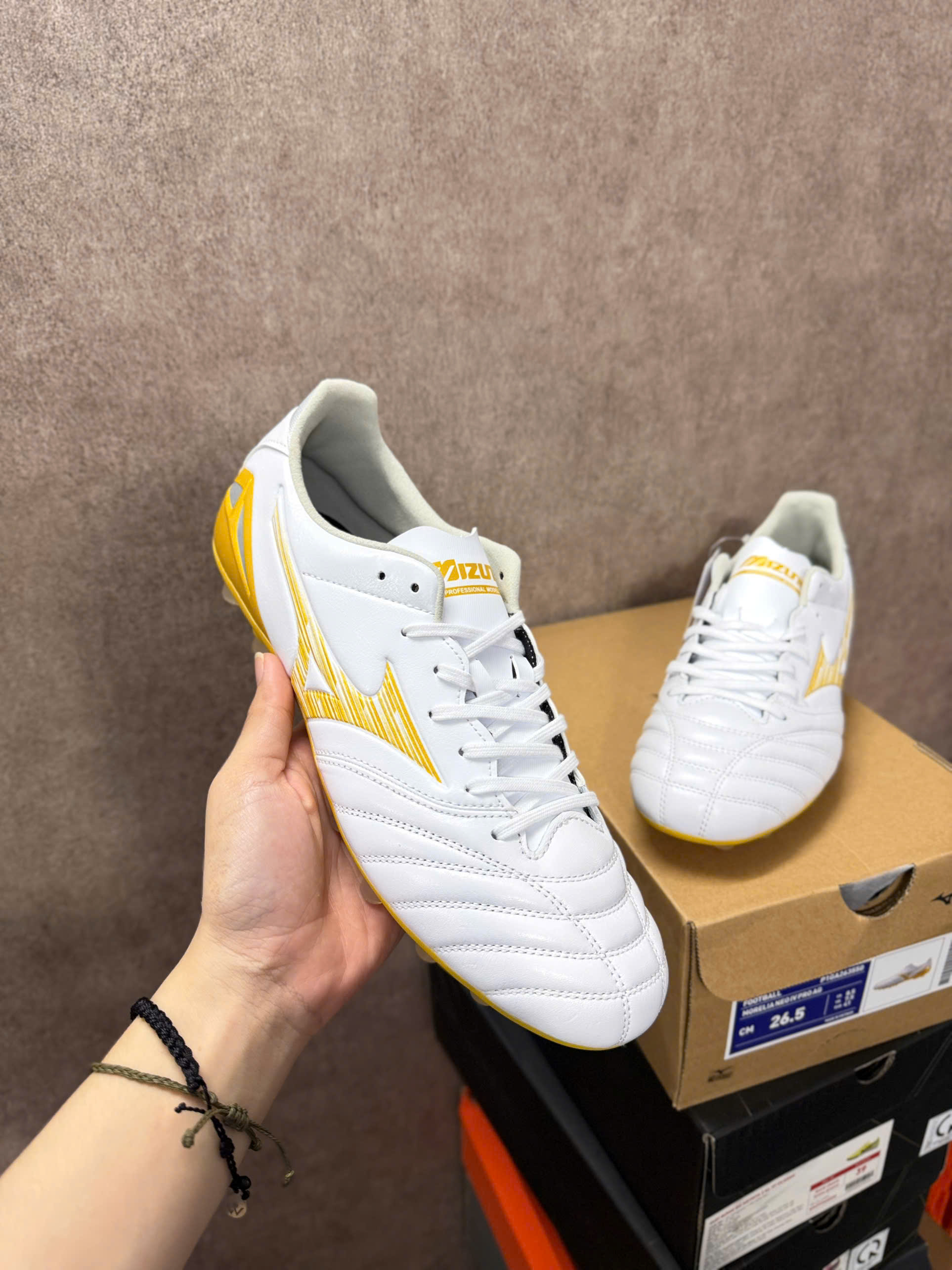 Mizuno Morelia Neo IV Pro AG