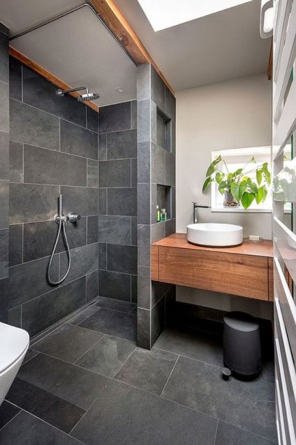 Thiết kế nhà vệ sinh Inax: Với thiết kế hiện đại và đẳng cấp của Inax, ngôi nhà của bạn sẽ từ bỏ kiểu dáng cũ kỹ và chuyển đổi sang một phòng tắm đầy đủ tiện nghi. Với một không gian vệ sinh mở rộng và tràn đầy ánh sáng tự nhiên, bạn sẽ tận hưởng những giây phút thư giãn và thoải mái hơn. Hãy chọn Inax và tận hưởng trải nghiệm vệ sinh sang trọng nhất.