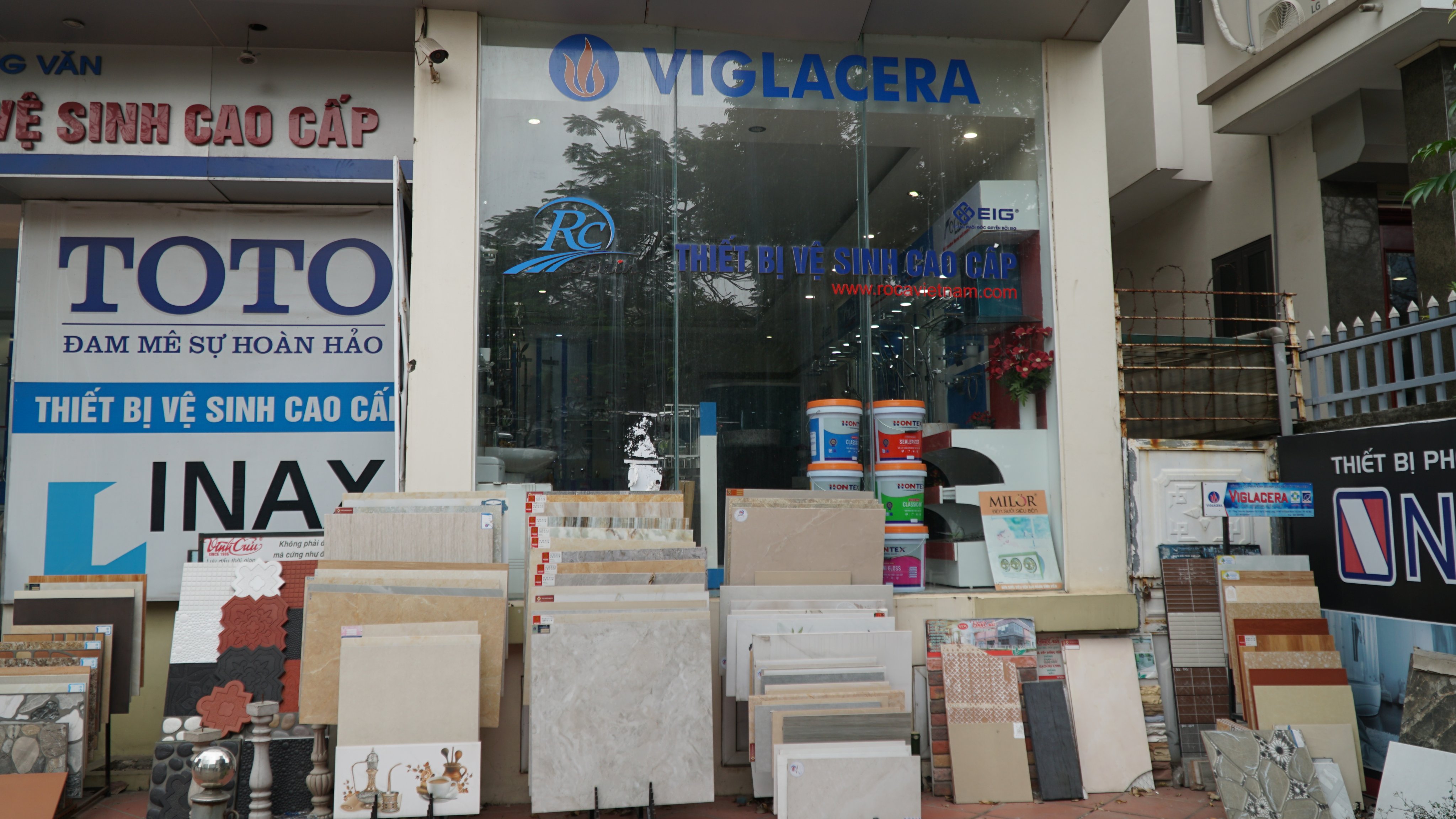showroom thiết bị vệ sinh Bùi Minh
