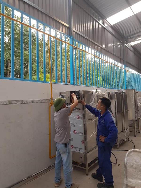 Hình 3. Thi công hệ thống gas trong công nghiệp