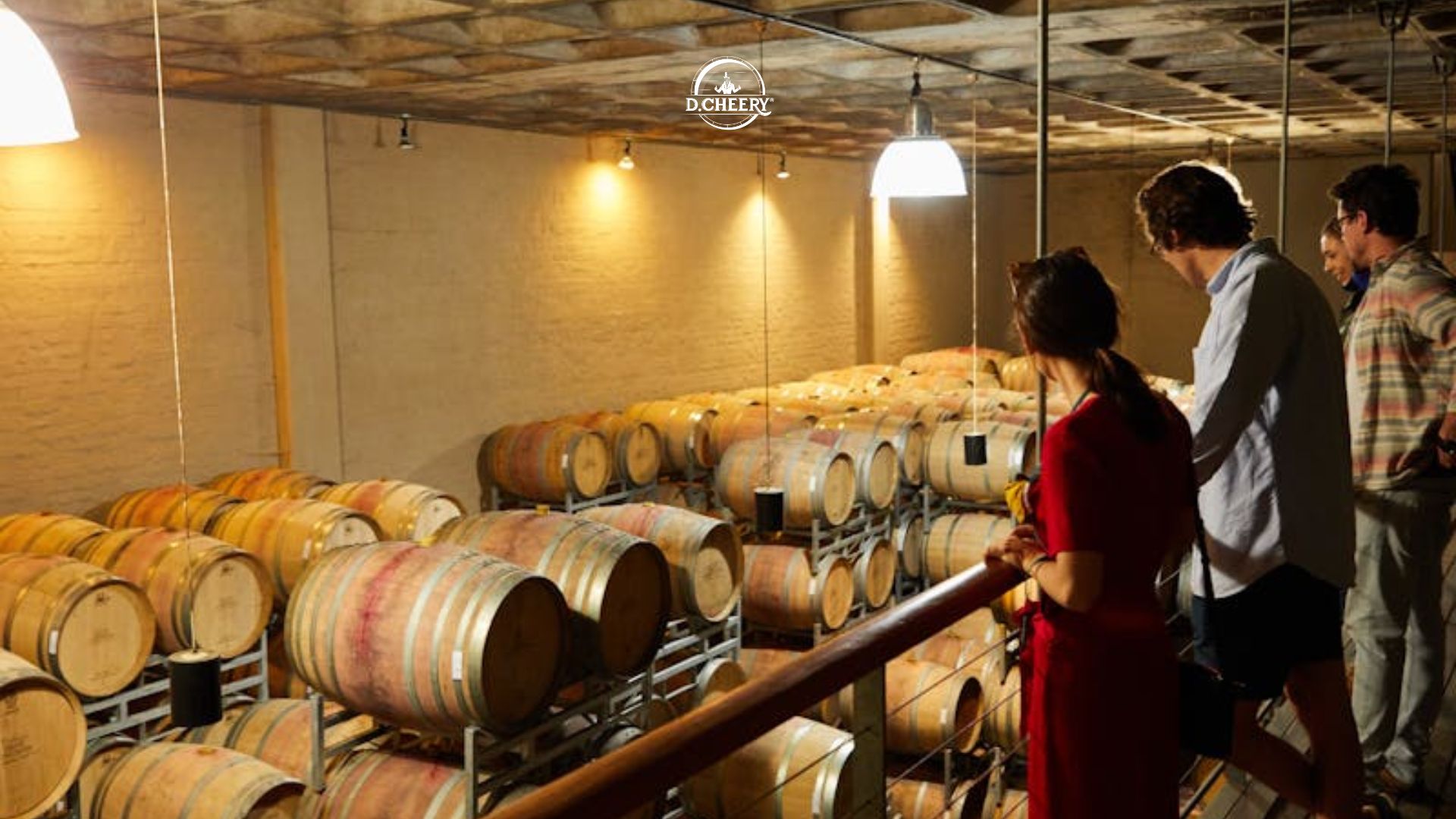 Sự khác nhau giữa thùng rượu Whisky và thùng rượu vang là gì?