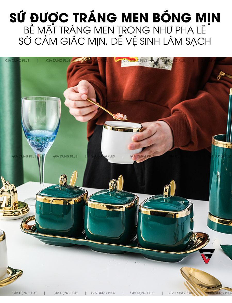 Được tráng men sáng mịn trong suốt, sờ cảm giác mịn, dễ dàng vệ sin h | Bộ hủ gia vị sứ đặt bàn viền vàng cao cấp kèm kệ sứ chaobai trên giadungplus
