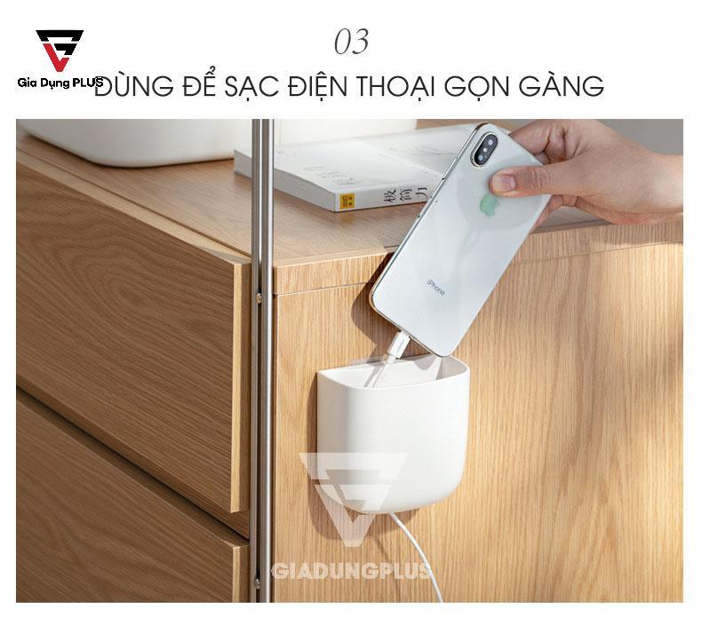 Dán bên cạnh ổ điện để đựng điện thoại khi sạc cũng là ý tưởng không tồi...