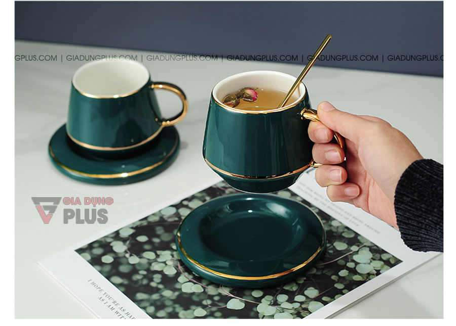 Bộ ấm trà sứ xanh ngọc lục bảo, hoạ tiết nổi cặp hươu quý tộc | Phần ly uống nước đồng bộ và đẹp tuyệt, kích thước vừa đủ không quá lớn