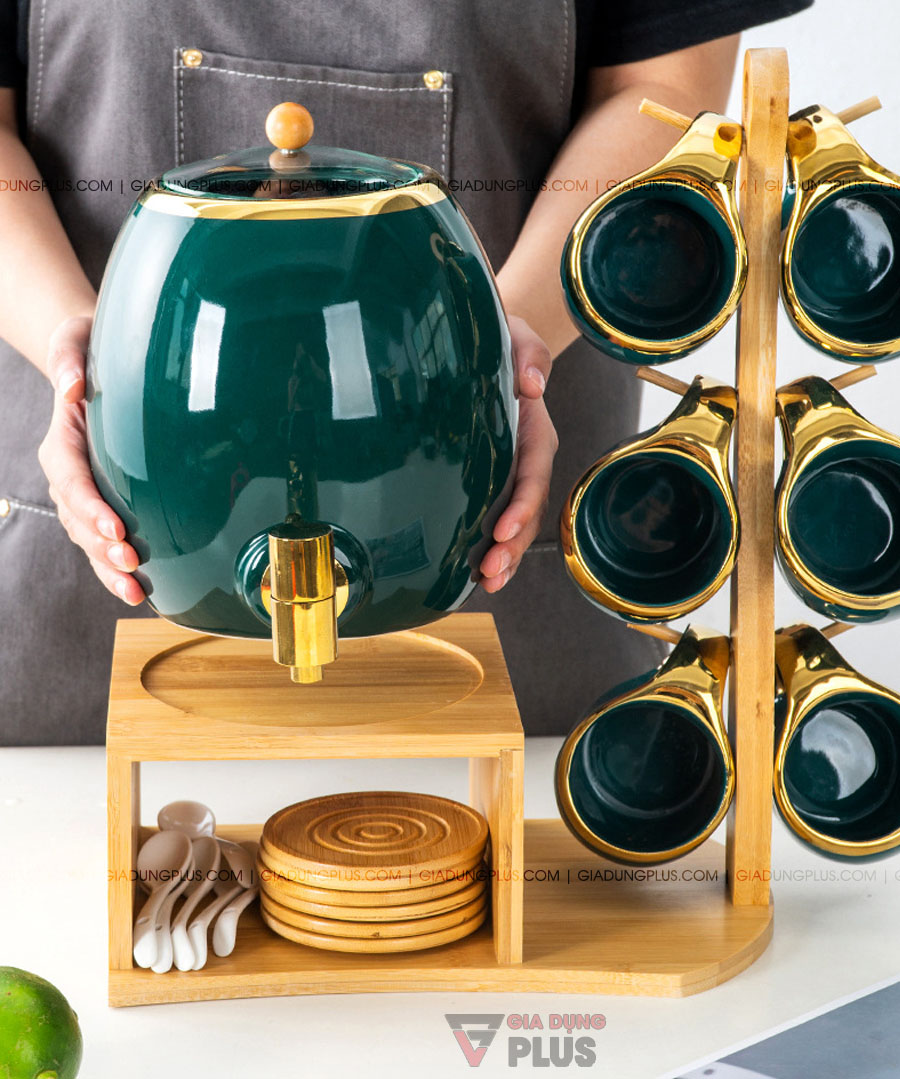 Bộ chum đựng nước & rượu sứ màu xanh ngọc lục bảo Bắc Âu | Phần để chum có tạo viền để tránh rơi vỡ chum trong các tai nạn ngoài ý muốn