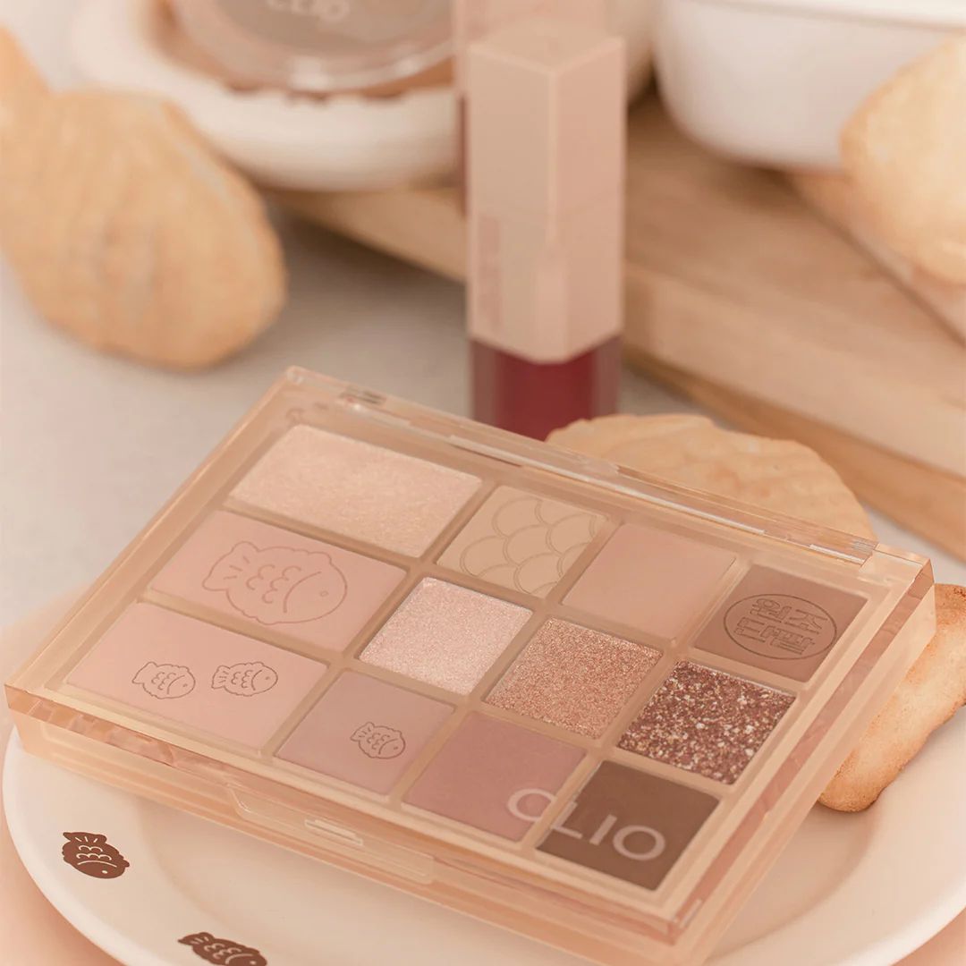 Bảng Phấn Mắt 12 Ô Clio Shade & Shadow Palette - 04 Original Red Bean