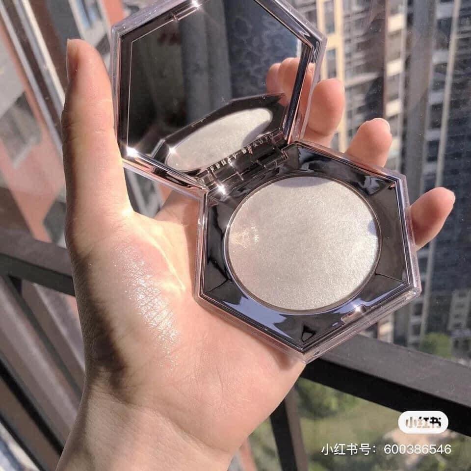 Set Son Bóng Và Phấn Bắt Sáng Fenty Beauty Diamond Bomb Baby Mini Lip