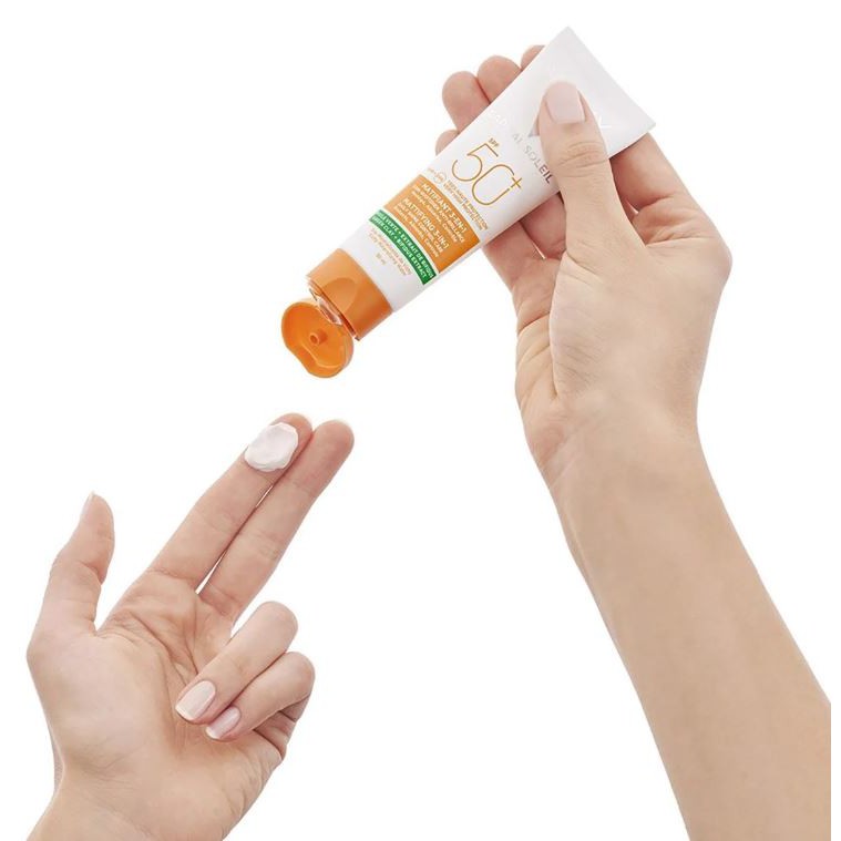 Kem Chống Nắng Vichy Capital Soleil Mattifying 3 In 1 SPF50 50ml (Vạch Xanh Lá)