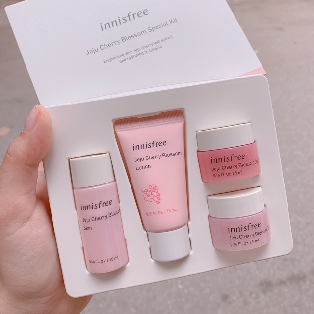 Bộ dưỡng Innisfree Jeju Cherry Blossom Special Kit 4 món