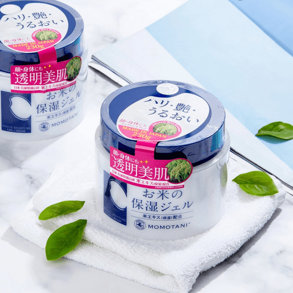 Kem dưỡng trắng Momotani White Moisture Gel Cream 230g