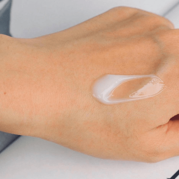 Kem dưỡng trắng Momotani White Moisture Gel Cream 230g