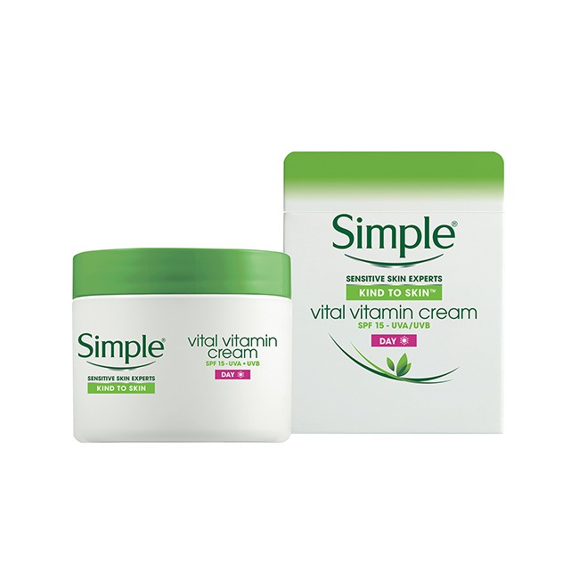 Kem dưỡng Simple Vital Vitamin