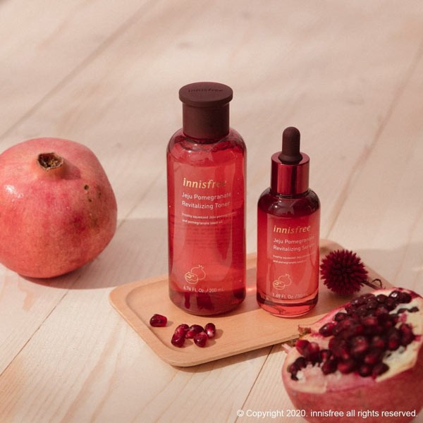 Nước hoa hồng Innisfree Jeju Pomegranate Revitalizing