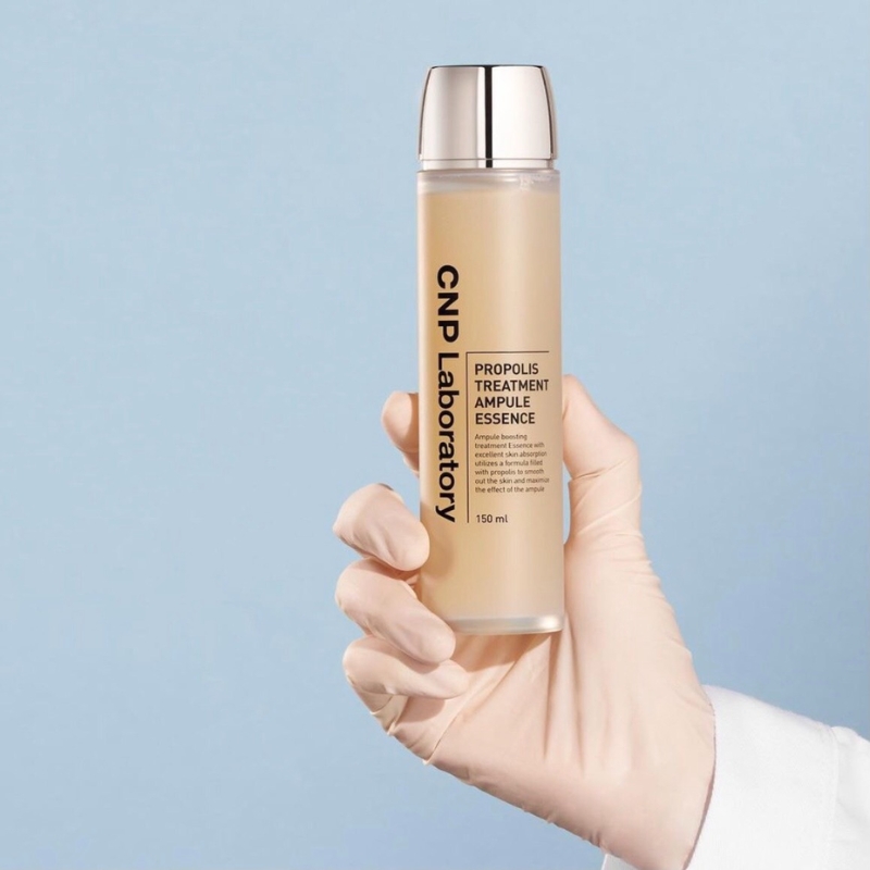 Nước Thần Tinh Chất Keo Ong Dưỡng Da Căng Bóng CNP Laboratory Propolis Treatment Ampule Essence