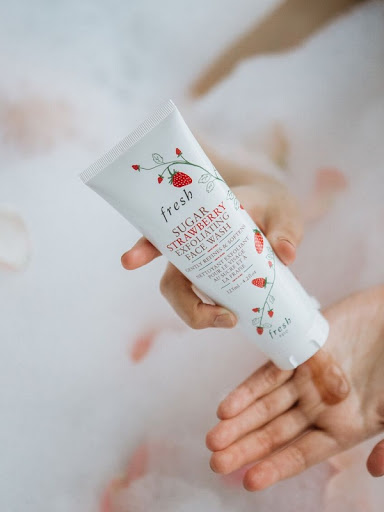 Sữa rửa mặt Fresh Sugar Strawberry Exfoliating Face Wash 20ml