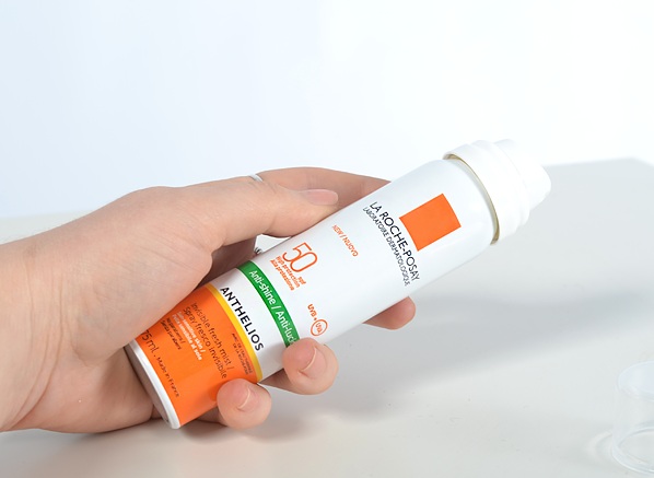 Xịt Chống Nắng Kiểm Soát Dầu La Roche-Posay Anthelios SPF50 75ml