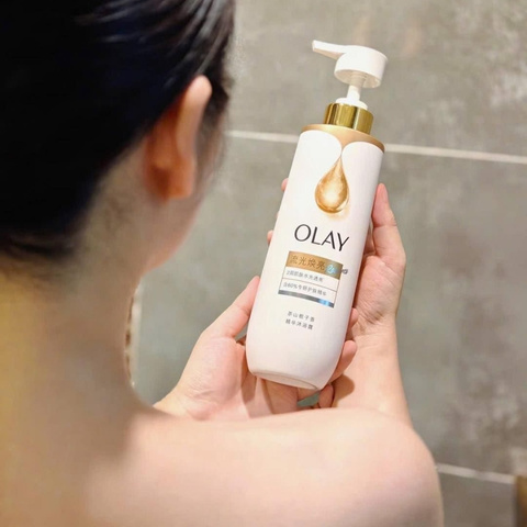 Sữa Tắm Dưỡng Trắng Olay Radiance Vitamin C + B3 500g (Mẫu Mới)