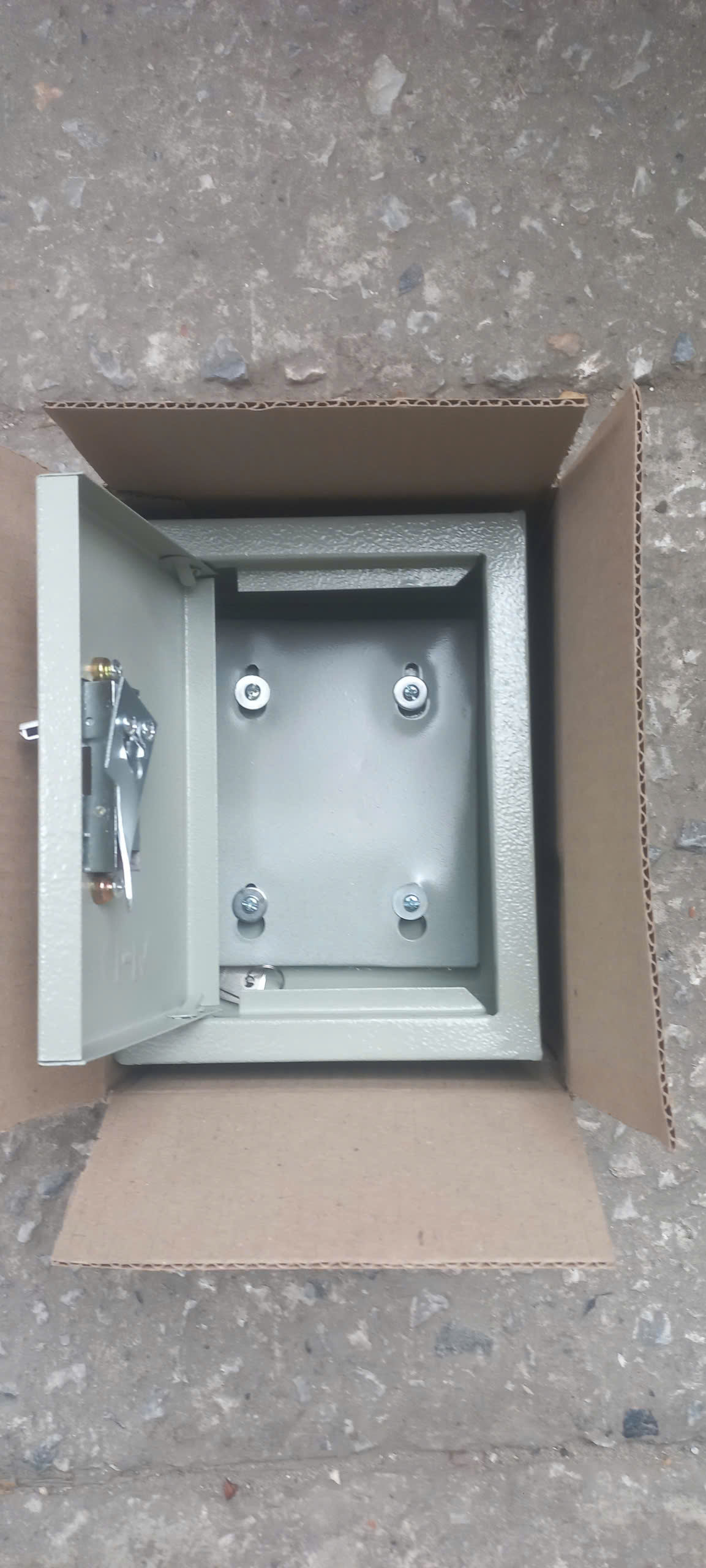 Tủ điện nổi 21x16x10 KB MD