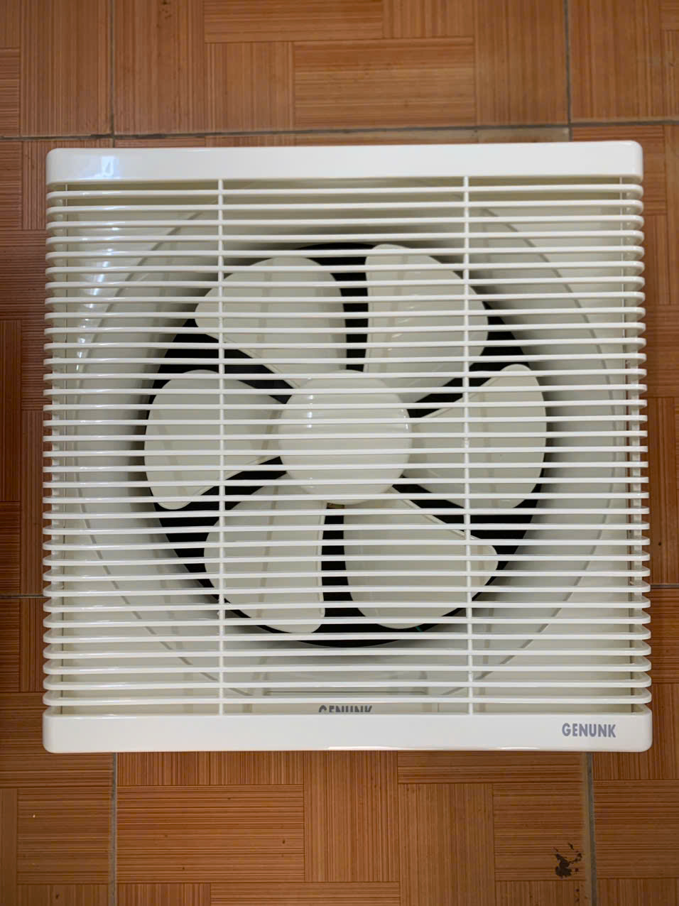 Quạt thông gió gắn tường 35x35 APB30B3K Genunk
