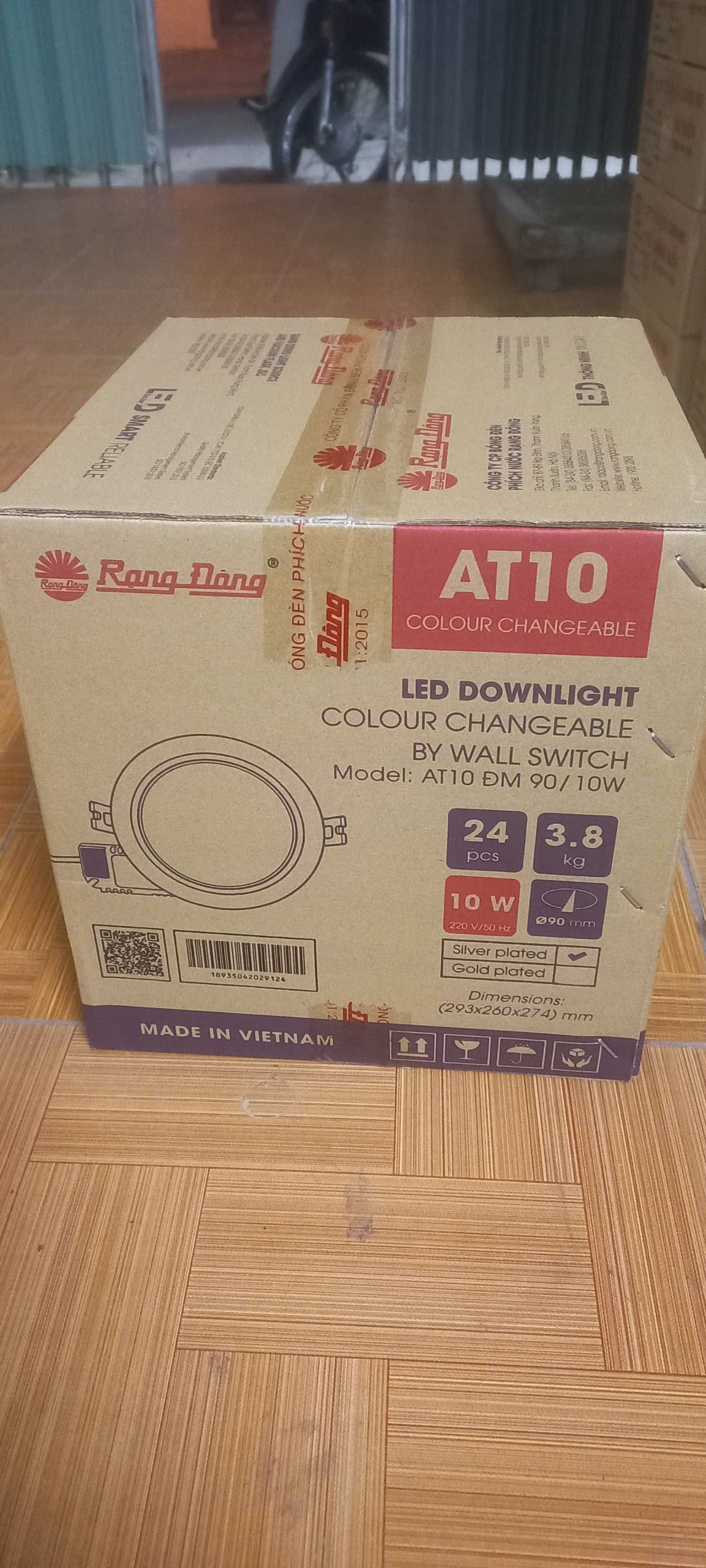 Đèn LED âm trần đổi màu 90/10W viền bạc/vàng Rạng Đông (AT10 ĐM 90/10W)