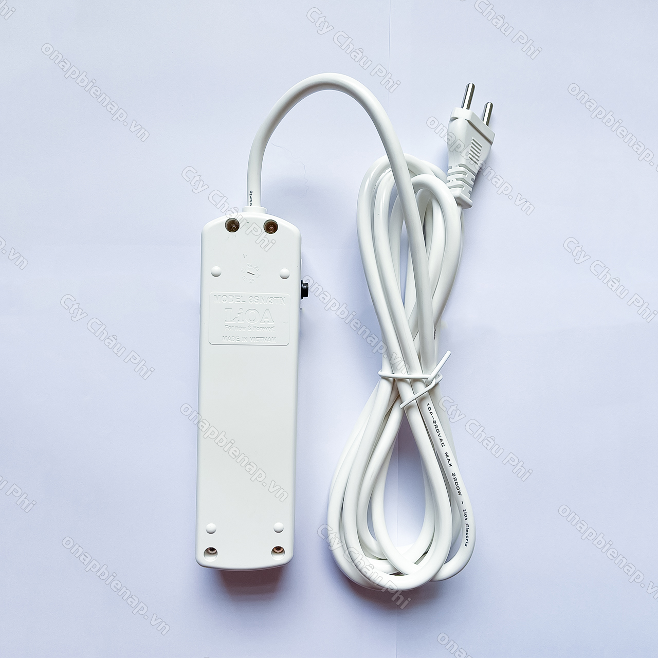 Ổ cắm Lioa kéo dài có công tắc, có CB, 5m, 10A, 2200W, ko tiếp địa (3SNW5.2.10)
