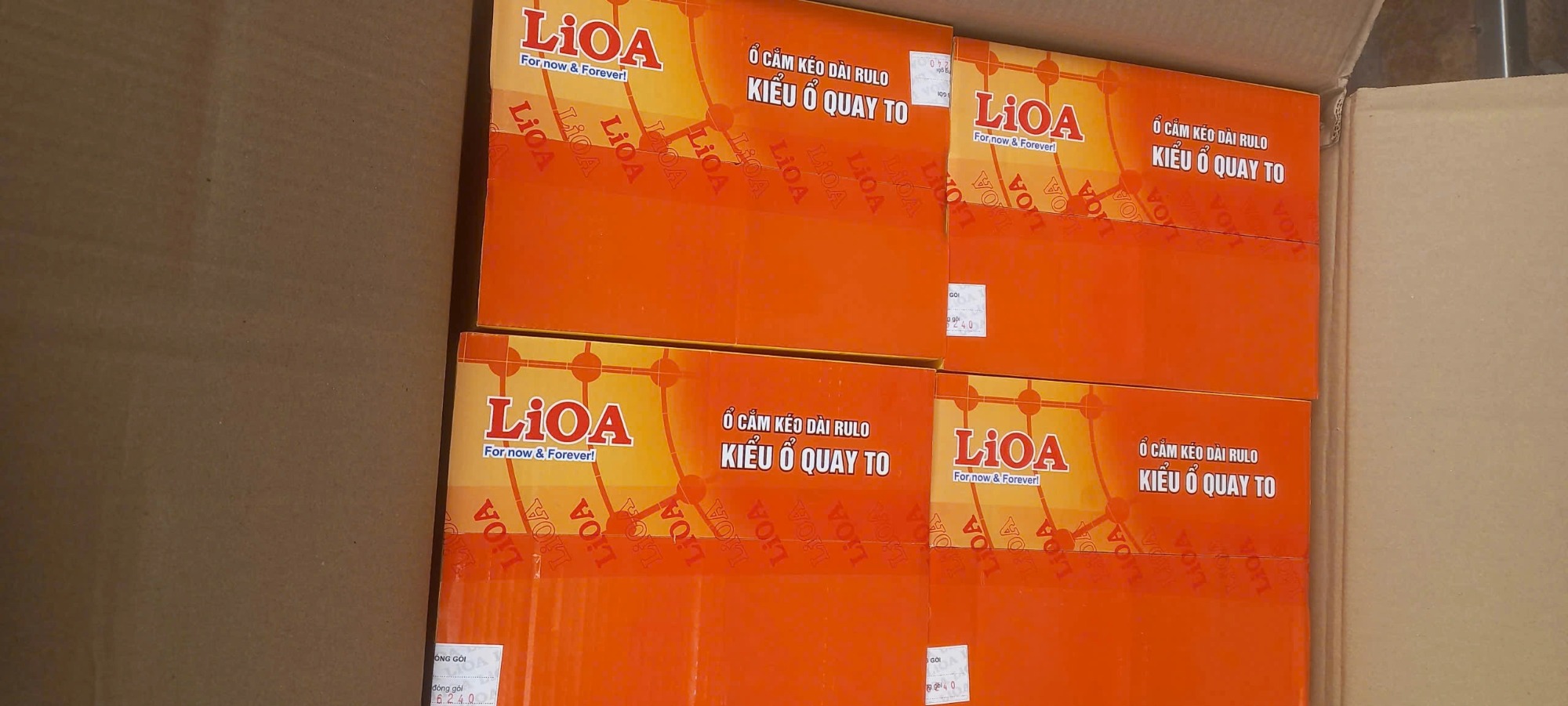 Ổ cắm Lioa kéo dài quay tay kiểu Rulo loại lớn 50m(QT50-3-15A/QTD50-3-15A)