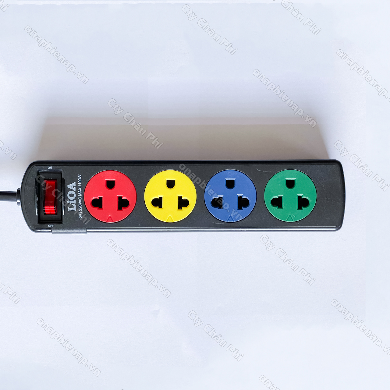 Ổ cắm Lioa kéo dài có công tắc 4 ổ 3 chấu, 3m, 1100W, 5A có dây tiếp địa (4TSN3.3.5)