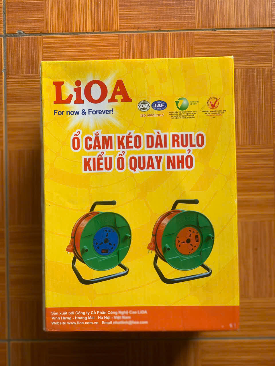 Ổ cắm Lioa kéo dài quay tay kiểu Rulo loại nhỏ (QN15-2-15A/QND15-2-15A)